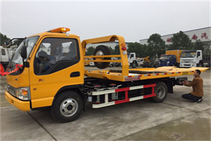 岫岩哪里有拖车服务